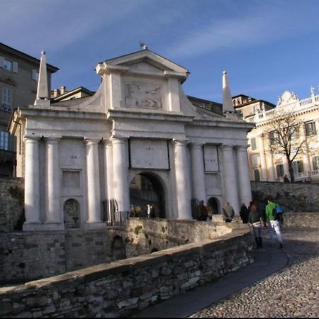 B&B Sotto Le Mura 베르가모 외부 사진